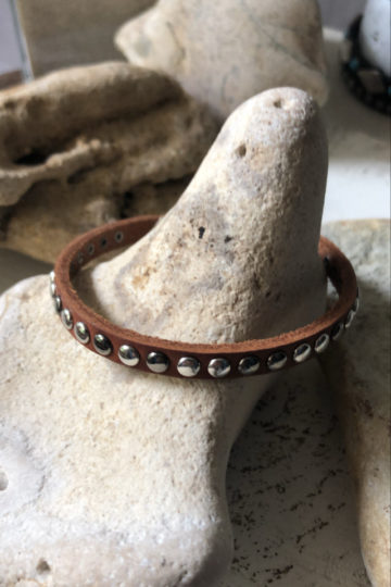 Bracciale cuoio e borchie KORU